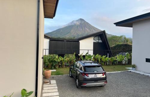Arenal Hot Springs Apartment | Impresionantes vistas al Volcán Arenal, cine privado y ubicación ideal