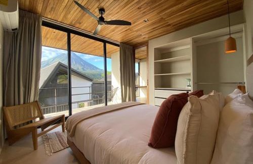 Arenal Hot Springs Apartment | Impresionantes vistas al Volcán Arenal, cine privado y ubicación ideal