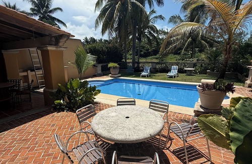 Punta Cancun House | Impressive colonial house in hotel zone with private swimming pool