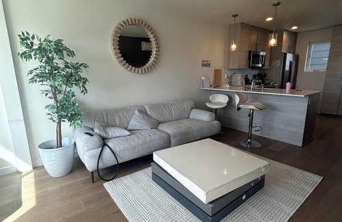 Whittier Heights House | Impressive Modern 3-bedroom townhome with WiFi and AC in lovely Ballard Seattle