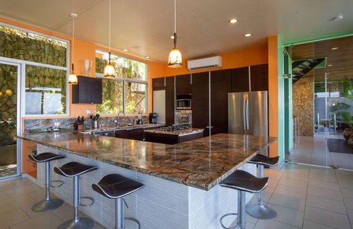 Valle Pura Vida House | Impressive Ocean and Sunset Views- 5br Home in Manuel Antonio with Infinity Pool