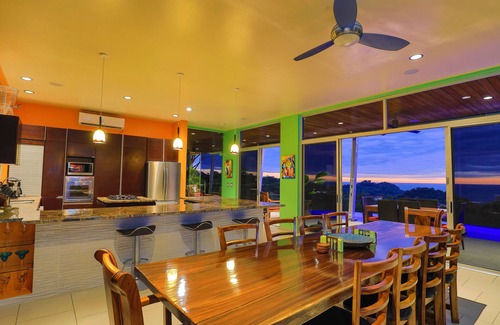 Valle Pura Vida House | Impressive Ocean and Sunset Views- 5br Home in Manuel Antonio with Infinity Pool