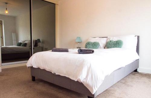 Leeds House | Impressive Urban Townhouse - Leeds City Centre