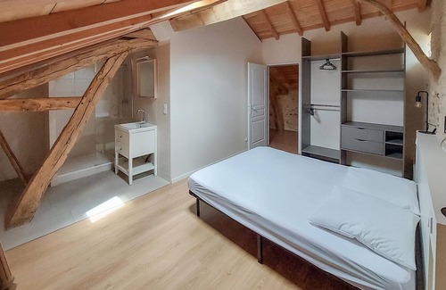 Loubejac House | In a rural location, this tasteful stone house welcomes you.