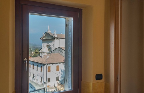 Lavagno House | In a small silent village near Verona