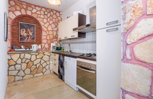 Gabonjin Apartment | In central location on the island of Krk welcomes you this spacious apartment with shared pool.