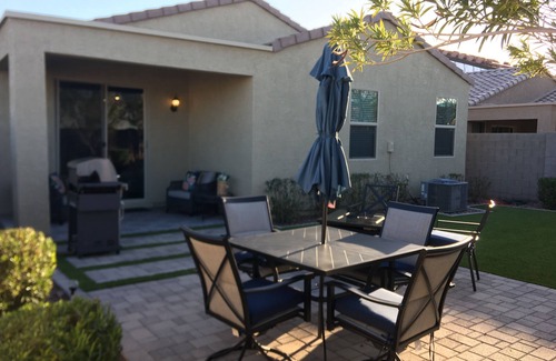 Glendale House | in Glendale Near stadium, entertainment & shopping