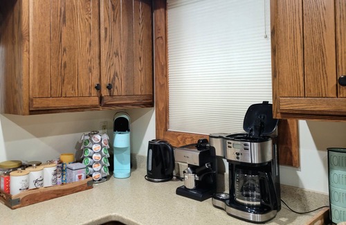 Stroudsburg Cabin | In-Ground Heated Pool, Hot tub, Fire pit, Secluded