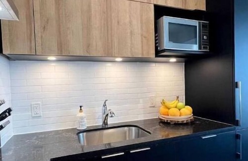 Markham Condo | In Heart of Markham Unionville, close to entertainment district.