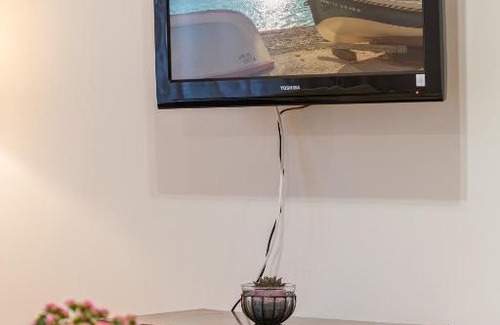 Volos City Centre Hotel | In Marble - Deluxe Living