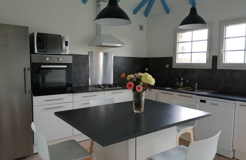 Plougasnou House | In Morlaix Bay, Sea, Beaches, Sailing school 3km away Large quiet house