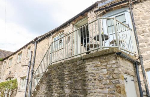 Middleham House | In & Out Cottage