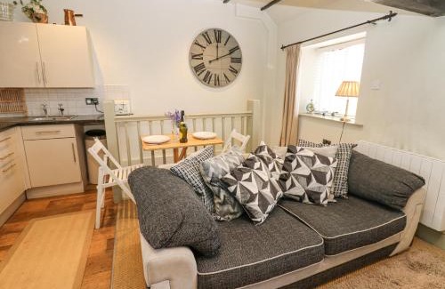 Middleham House | In & Out Cottage