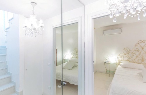 Gaino Apartment | In panoramic position on a hill is this vacation apartment in a three-family house with communal swi