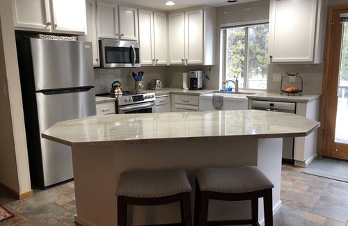 Sunriver House | IN SUNRIVER-Beautiful, remodeled, 3BR/3BA, HotTub, 8SHARC Passes, Pets OK