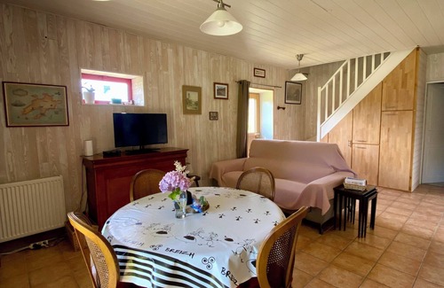 Plomeur House | In the countryside, beaches just a few minutes away.