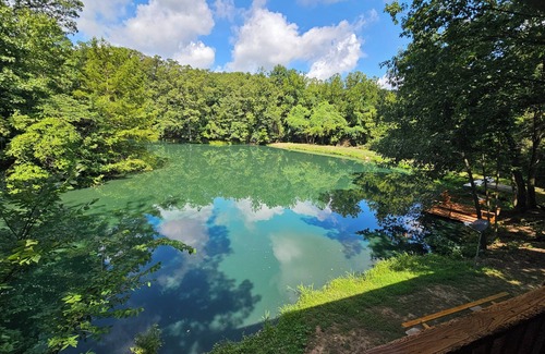 Renault House | In the County a Beautiful 2-bedroom house with its own privet lake