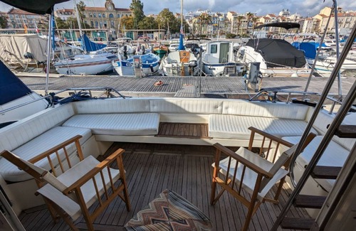 Palais des Festivals - Old Port Boat Rental | In the heart of Cannes - L'escale ensoleillée