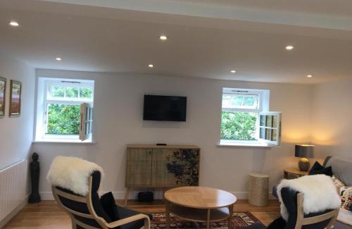 Glastonbury Apartment | In the Heart of Glastonbury