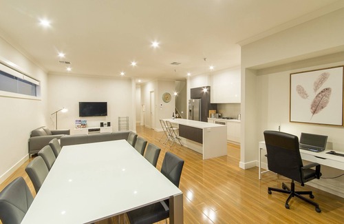 Glenelg House | In the Heart of Glenelg at Gordon St Villas