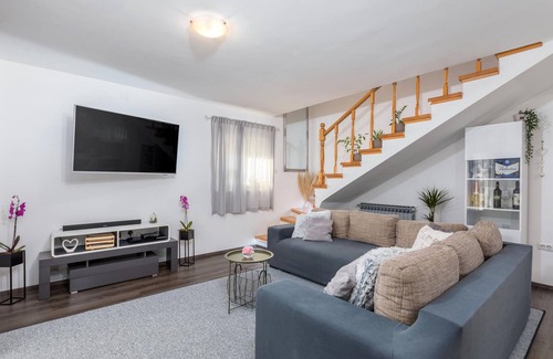 Smoljanci House | In the heart of Istria, in the small rural village Smoljanci, stands this beautiful vacation home.