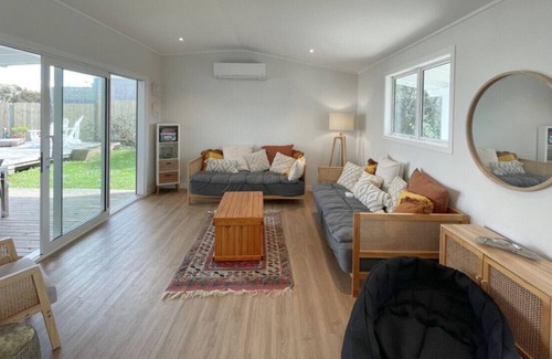 Oneroa House | In the heart of Oneroa Village