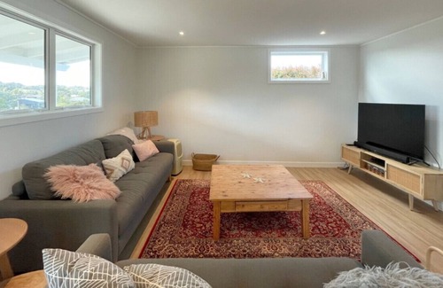 Oneroa House | In the heart of Oneroa Village