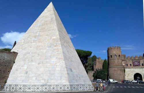 Ostiense Apartment | In the Heart of Rome