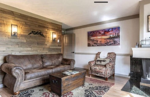 Tahoe City Condo | In The Heart Of Tahoe City! Private Beach And Pool! Walk Anywhere!