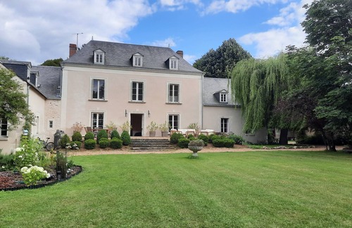 Fondettes House | IN THE HEART OF THE LOIRE CASTLES, 8km TOURS, PRETTY HOUSE, HEATED POOL, TENNIS