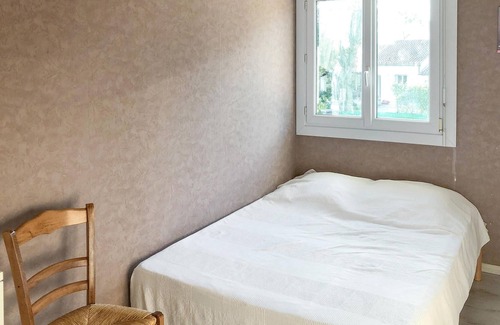 Le Cannet-des-Maures House | In the interior of the Côte d'Azur welcomes you this large and family vacation home with pool.