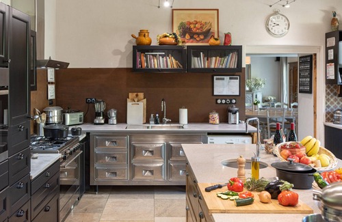 Cabannes Other | In the Mas des Pampres, Provence is at your fingertips