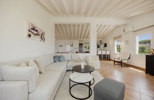 Urbanizacion Costabella Apartment | In the second line, modern beachfront holiday home in Costabella, Marbella
