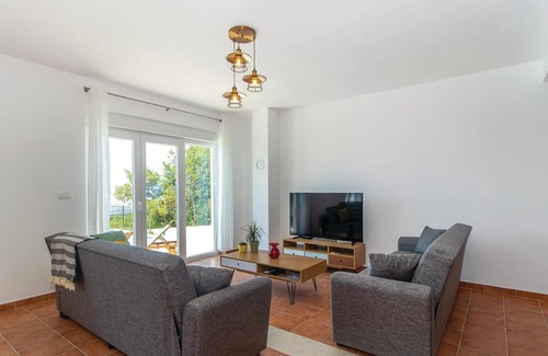 Smrika House | In this beautiful vacation home with enchanting views of the Kvarner Bay and the islands of Cres and