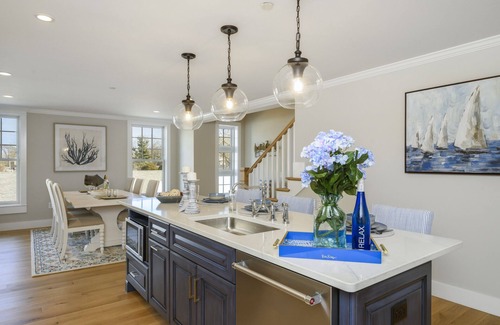 Harwich Port Condo | In town Location Walk to beach Pet Friendly AC WiFi TJs Tide
