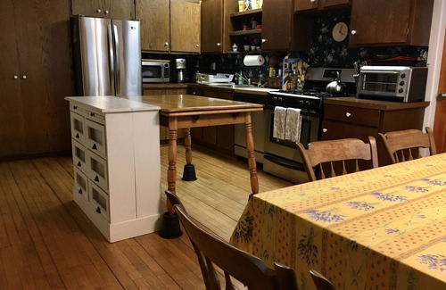 Stockbridge House | In-Town Victorian 5 Bd Front House &/or 6 Bd Back House w/Beach Rights, Skiing
