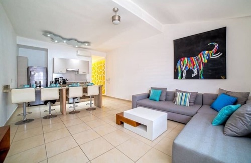 Diaz Ordaz Condo | In Versalles spacious condominium
