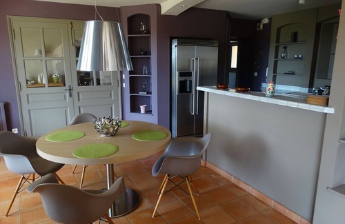 Violes House | In Violès, Vaucluse, luxury landhouse for your holiday, heated pool