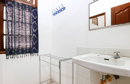 Dyanapura Hotel | Inada Losmen