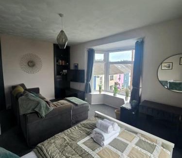 Mumbles Apartment | Inalong - Quirky property with sea views above an Ale House