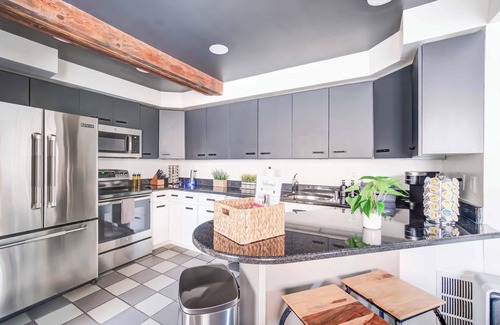 Old Town Alexandria House | INAUGURATION | TWO FREE Parking! Walk to Metro