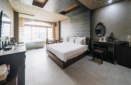 Ganghwa Hotel | Incheon W