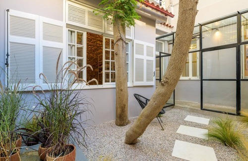 Plaka Apartment | Incomparable Plaka s Lux 2bdrm Apt w Pvt Heated Pool