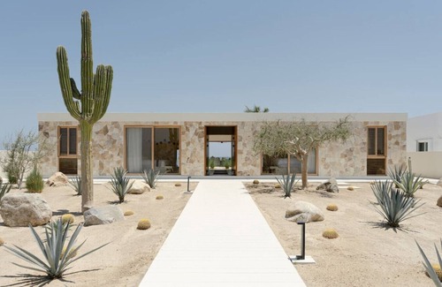 La Ribera House | Incredible beachfront home