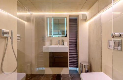 Haggerston Apartment | Incredible 2BD Loft by Regents Canal - Haggerston