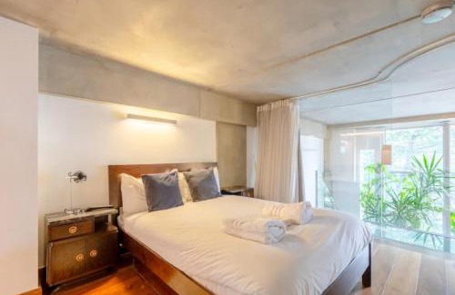 Haggerston Apartment | Incredible 2BD Loft by Regents Canal - Haggerston