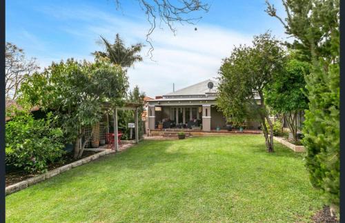 Kensington House | Incredible 3-Bed Renovated Home with Huge Garden
