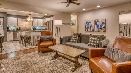 Miller Beach House | Incredible Cozy Cottage with Hot-tub in Gary, Indiana