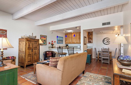 Northeast Santa Fe Hotel | Incredible Downtown Location, Beautiful Fort Marcy Condo