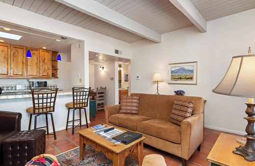 Northeast Santa Fe Hotel | Incredible Downtown Location, Beautiful Fort Marcy Condo